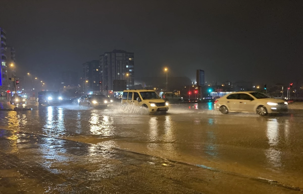 Gaziantep’te Kuvvetli Yağış Sel Baskınlarına neden oldu.