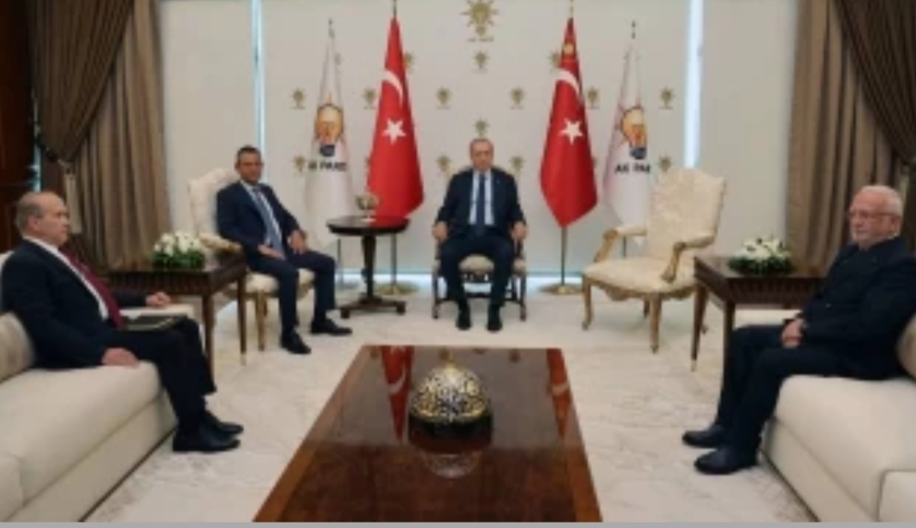 Erdoğan, boş koltukla Özgür Özel’e ne mesaj verdi?