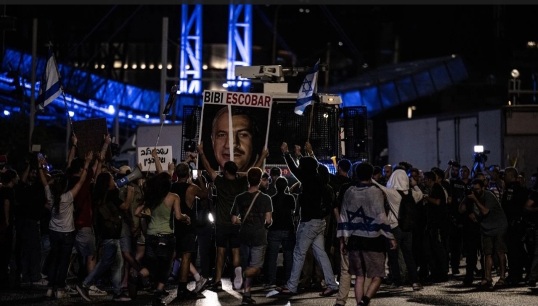 İsrailliler Netanyahu hükümetini protesto etti