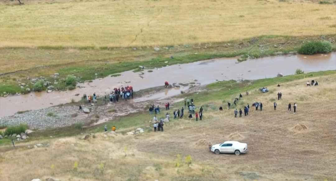 Erzurum'un Karayazı ilçesinde, dereden