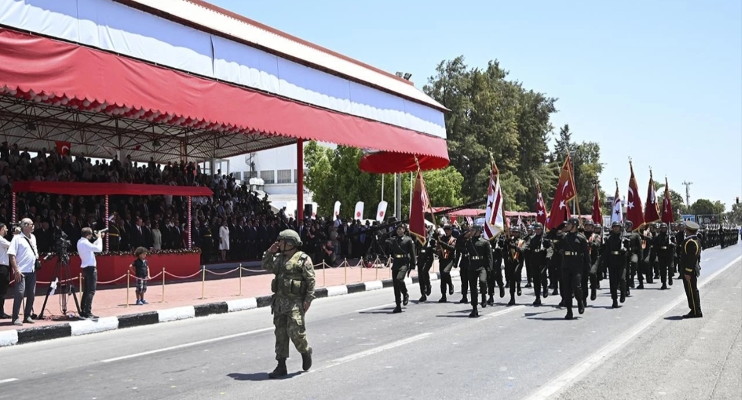 KKTC’deki Barış ve Özgürlük Bayramı geniş katılımla kutlandı