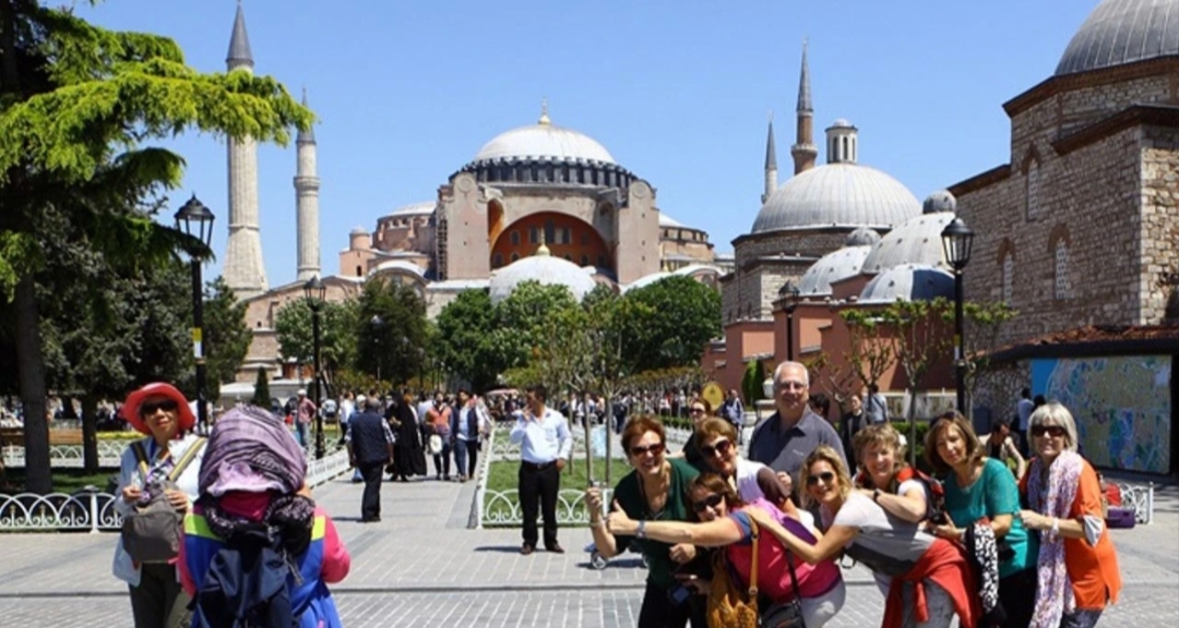 İstanbul 6 ayda 8,5 milyon turist ağırladı