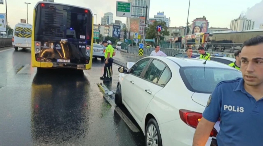 Şişli’de İETT otobüsü kazaya karıştı 3 yaralı