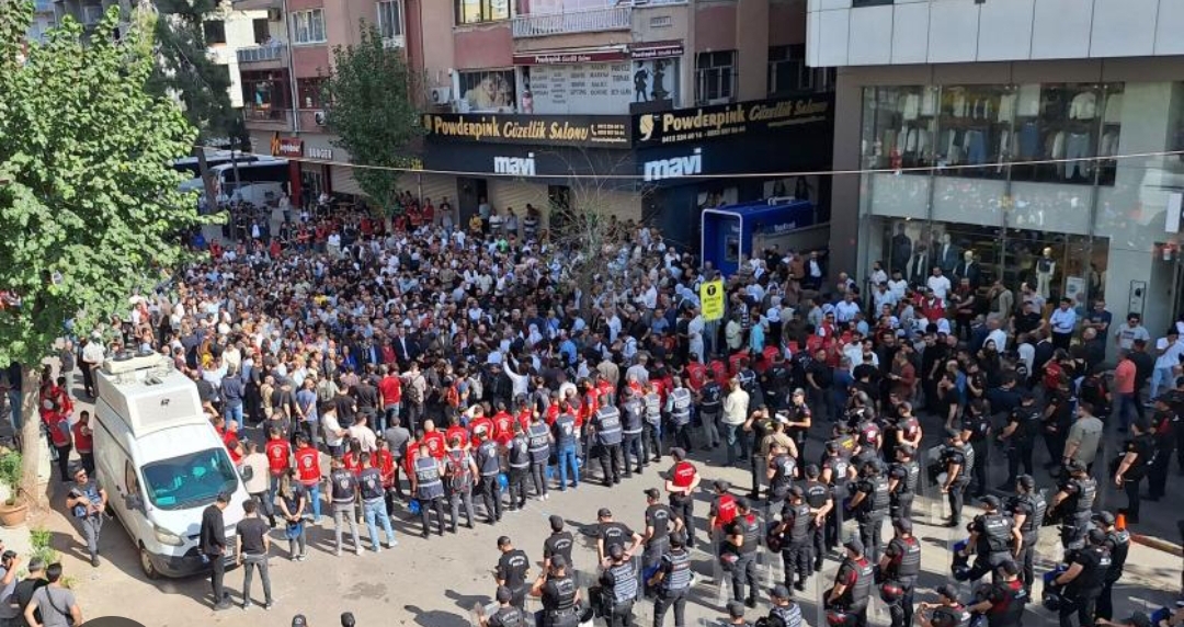 DEM Parti ve PKK’lılardan ortak provokasyon 🇹🇷