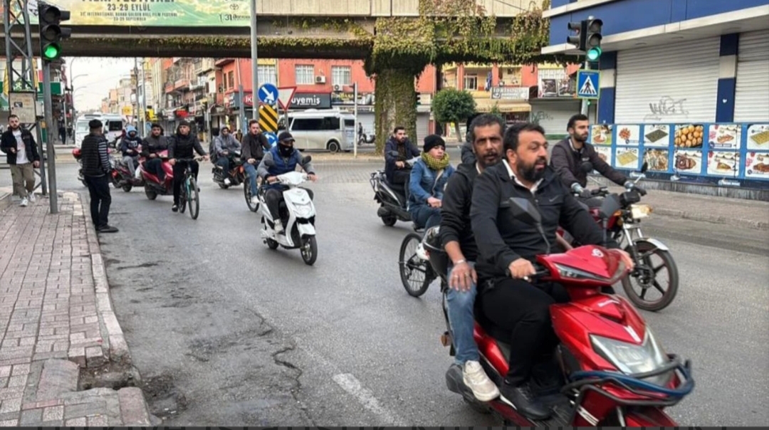 Hindistan değil Adana arı gibi her tarafta vızıltı var