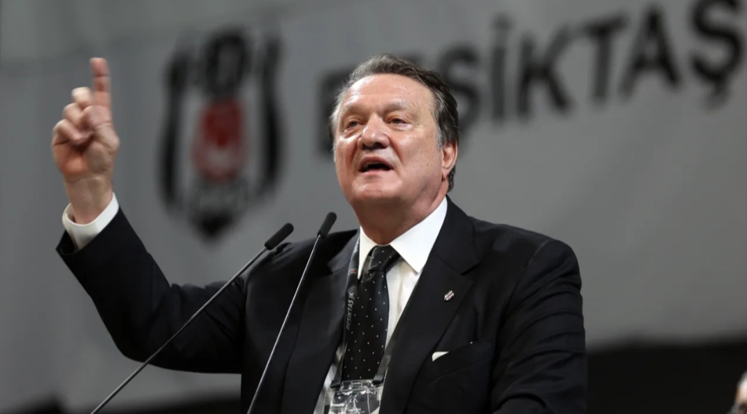 Beşiktaş Kulübü'nde sular durulmuyor.