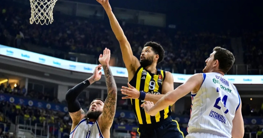 Fenerbahçe, EuroLeague'in 19. haftasında sahasında Anadolu Efes'i 84-76 mağlup etti.