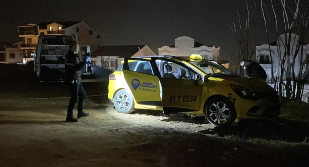 Kocaeli'de yol kenarında boğazı kesilmiş halde bulunan ticari taksi sürücüsü