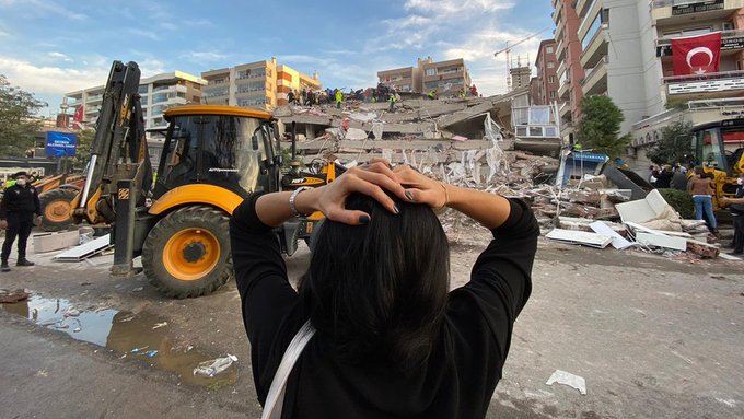 “Deprem riski olarak bakıldığında İzmir’in İstanbul’dan daha riskli olduğunu öngörüyorum.