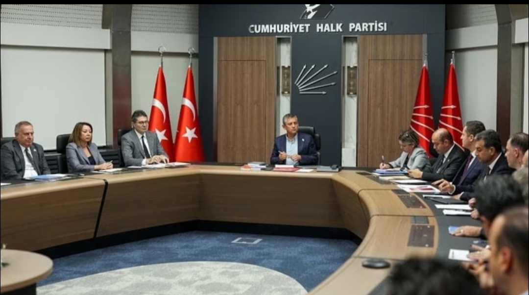 CHP lideri Özgür Özel başkanlığında toplanan Merkez Yönetim Kurulu toplantısında,